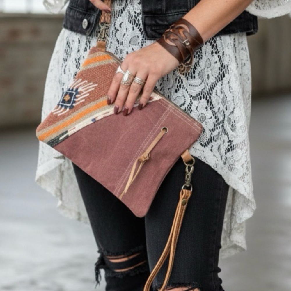 NWT Genuine Leather, Canvas and Rug Wristlet Boho Aztec Tribal Bag Clutch - Picture 3 of 9